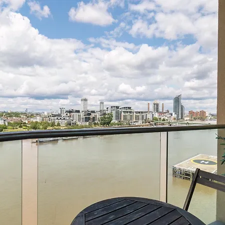 Livestay-stunning With Private Balcony & River Views Apartment London