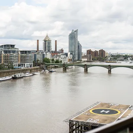 Apartment Livestay-stunning With Private Balcony & River Views London