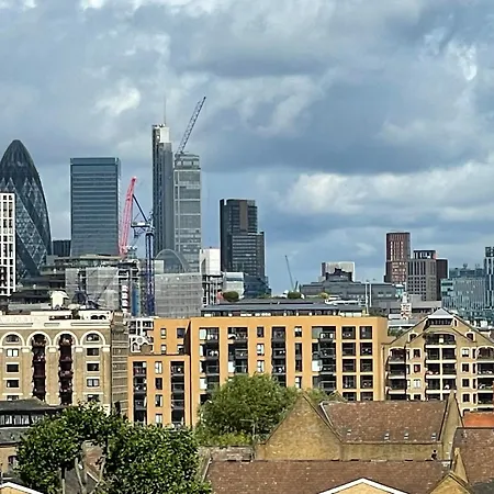 Appartement 2 Bedrooms 2 Stations Londen