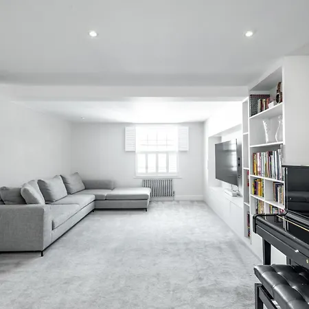 4 Bed Modern House Next To Hyde Park London