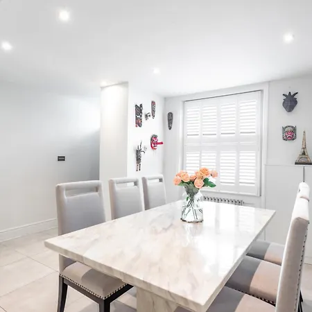 Holiday home 4 Bed Modern House Next To Hyde Park *