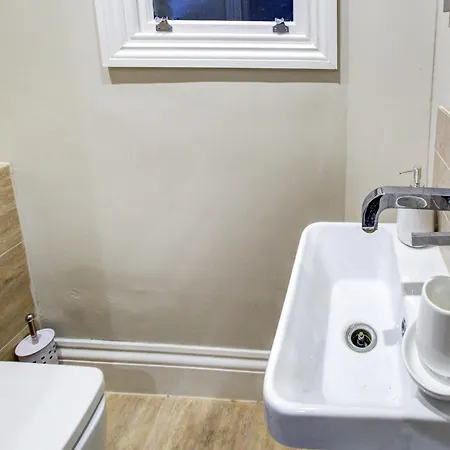 Hybrid Resi - Battersea Near Power Station *