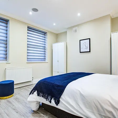 Hybrid Resi - Battersea Near Power Station *