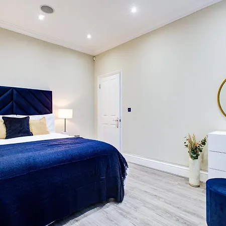 Hybrid Resi - Battersea Near Power Station شقة