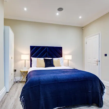 Hybrid Resi - Battersea Near Power Station *