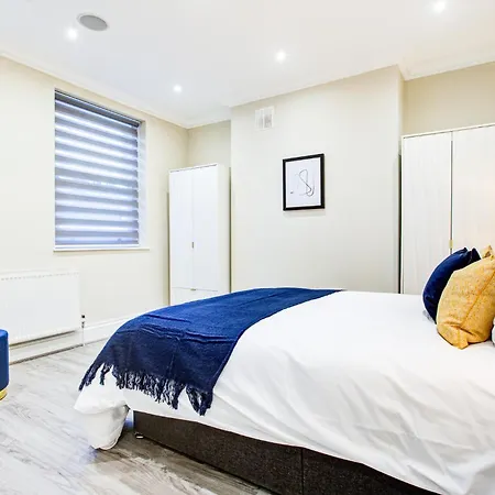 Hybrid Resi - Battersea Near Power Station Apartment London