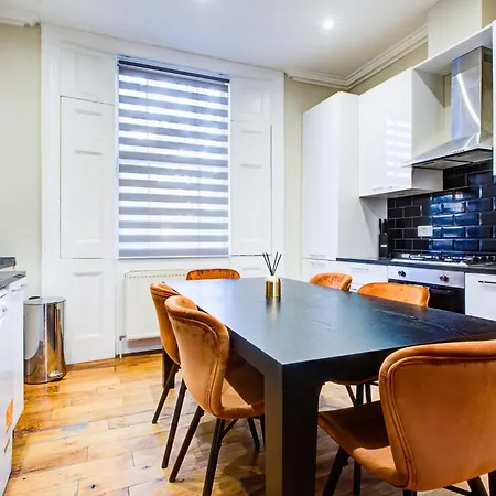 Hybrid Resi - Battersea Near Power Station * London