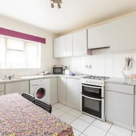 Cosy 1 Bedroom Flat Near Barking Town Centre Apartment *