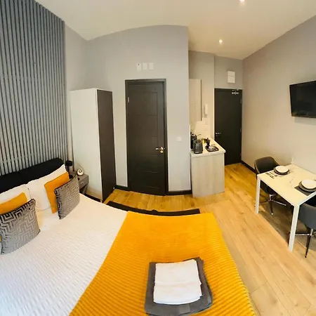 Next To Emirates Stadium Holloway *