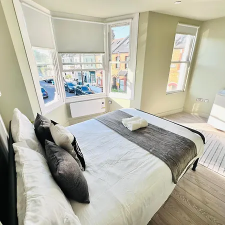 Boutique Ensuite Like *
