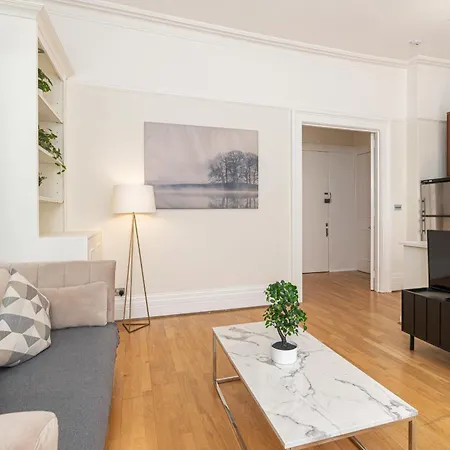 Apartment At Kensington And Knightsbridge