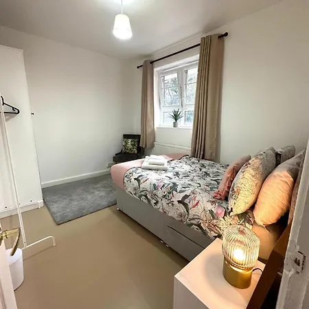 Charming 2-bed Flat With Balcony Close To White Westfield Apartment *