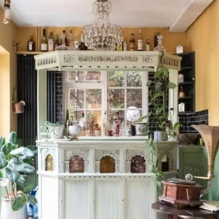 Holiday home Gorgeous Grade Ii Listed Georgian House - Leafy Square Views -