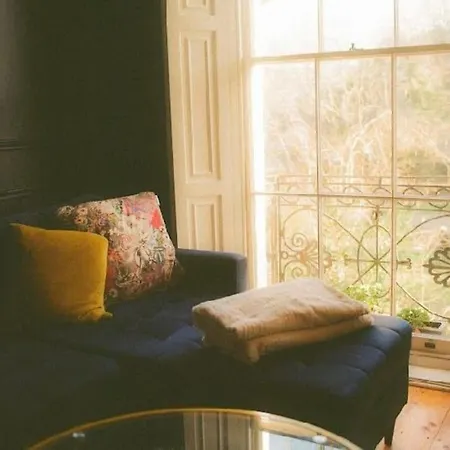 Gorgeous Grade Ii Listed Georgian House - Leafy Square Views - * London