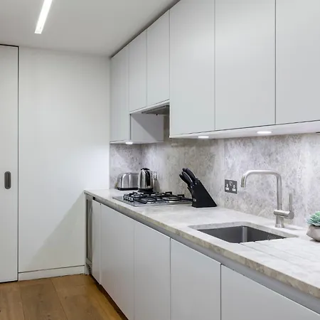 Apartment Cove Arne Street London