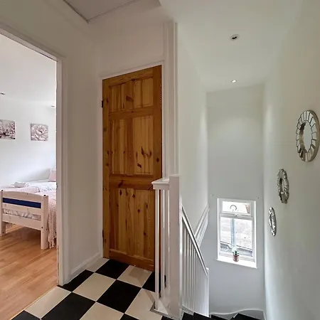 Apartment Maria's House In East London Dagenham