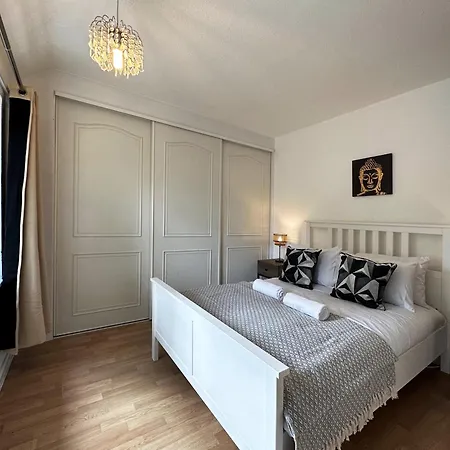 Maria's House In East London Apartment *