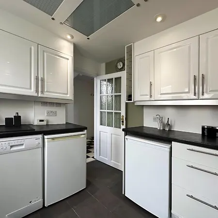 Apartment Maria's House In East London Dagenham
