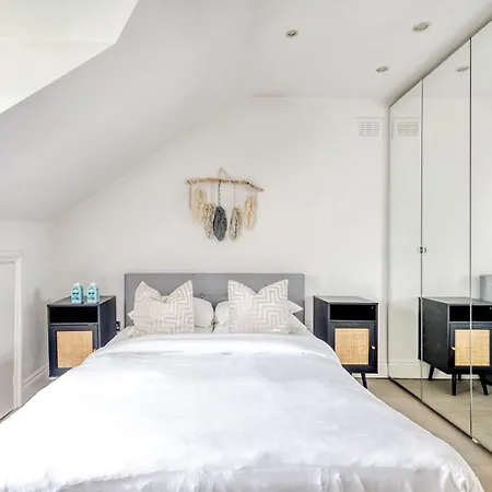 The Luxury 'treehouse' - One Bed Little Venice * Londres
