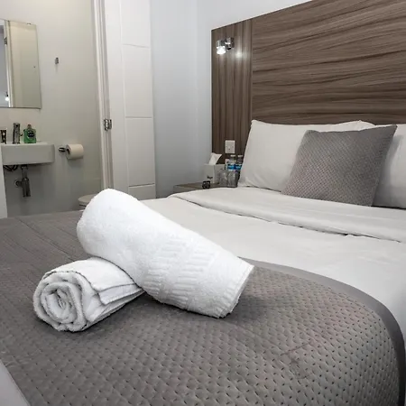 Hotel Sky Nights London Heathrow
