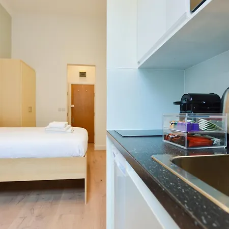 Queensborough Terrace Serviced By Concept *