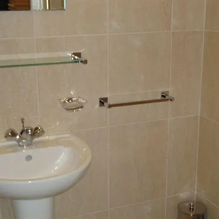 Tony's House Hotel 2*
