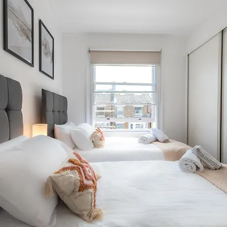 Hammersmith - 2 Bedroom Flat