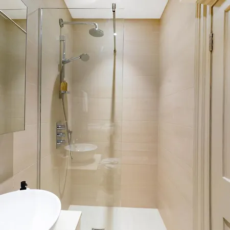 Apartment Spacious And Modern 4 Beds In Kensington *