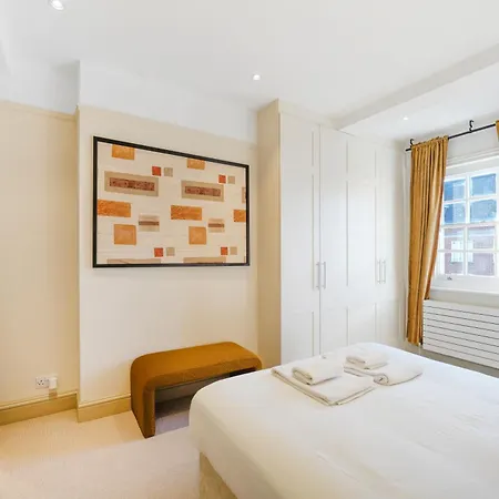 Spacious And Modern 4 Beds In Kensington * London