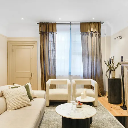 Spacious And Modern 4 Beds In Kensington * London