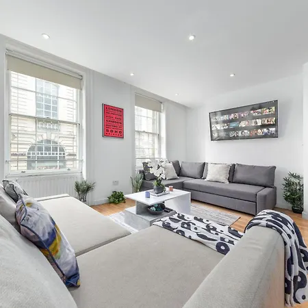 3-bedroom Flat In Sleeps 14 Hy1 Apartment