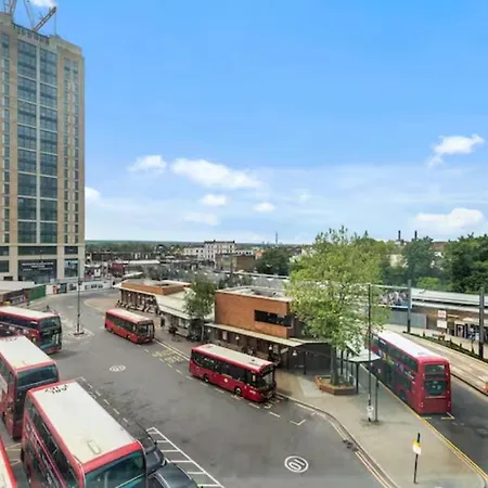 Airy 2br Flat Delta London Dp332