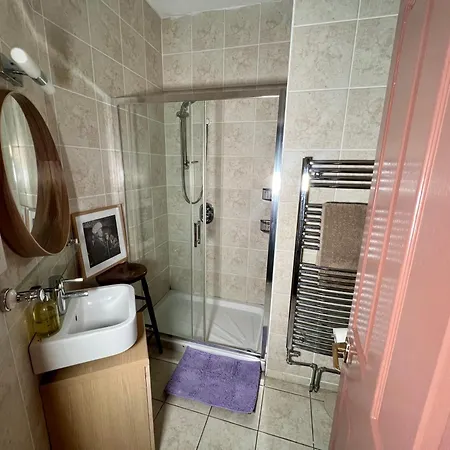 Central Hideout Apartment *