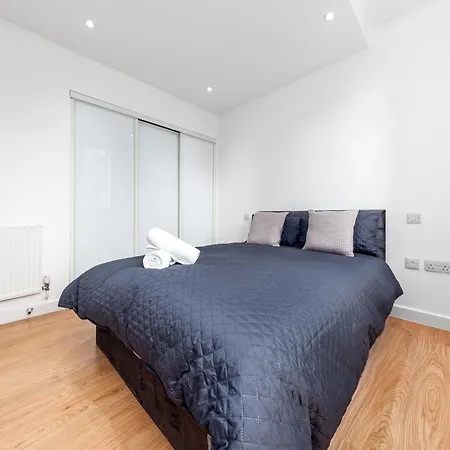 London's Charm 2 Bedroom Flat Cb3 * Croydon