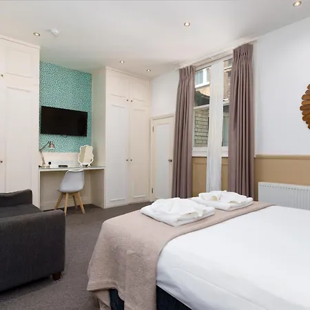 Hotel Bower House 2*