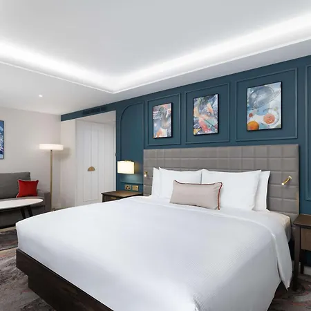 מלון Lost St Pauls London, Curio Collection By Hilton לונדון