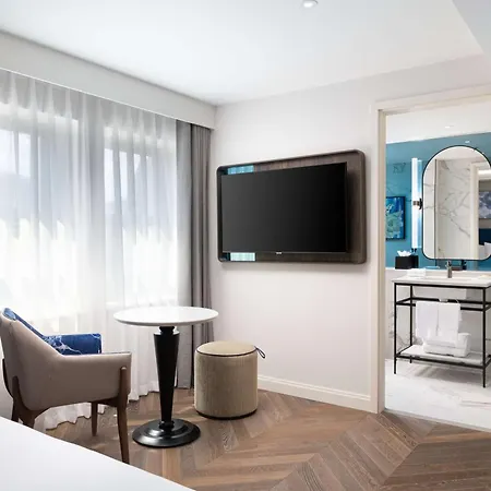 Lost St Pauls London, Curio Collection By Hilton מלון 4*