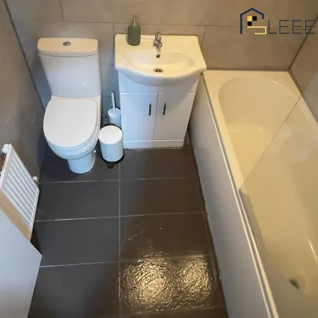 Apartment Exclusive Offers L Last-Minute Escape L Luxury & Spacious 2 Bedroom Flat Families Business Relocation Sleepova Short Lets & Serviced Accommodation *