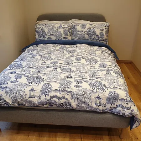 London Luxury: Spacious 3-bed Near Tube With Parking Apartment *