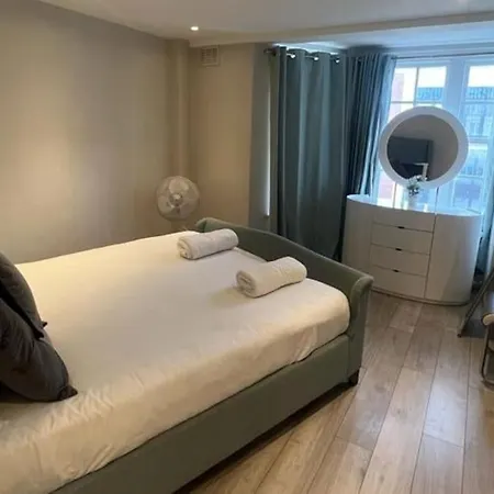 Stunning 3 Bedroom In London