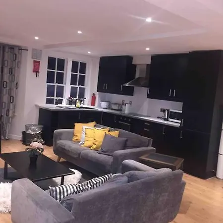 Stunning 3 Bedroom In * London