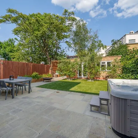 Stunning 3b2ba Huge Entertaining Space And Hottub! Apartment *