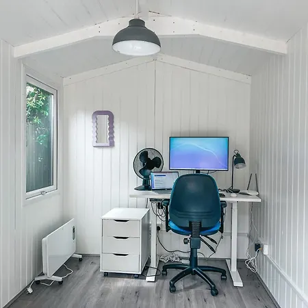 Gorgeous 3 Bed With Garden Office By Staybynumbers *
