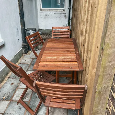 Apartment Gorgeous 3 Bed With Garden Office By Staybynumbers
