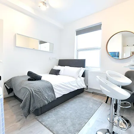 Stylish By Luxestays Fulham Apartman London