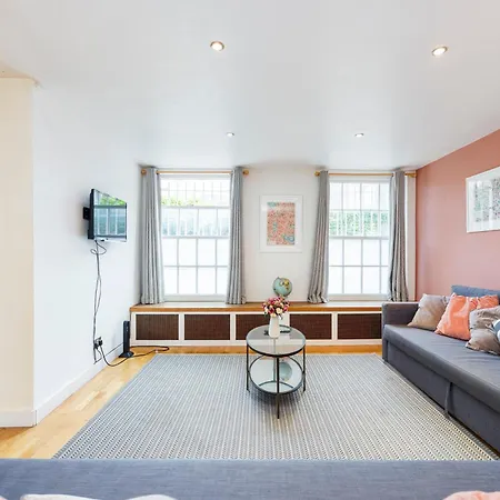 Hyde Park Adventures Apartment *