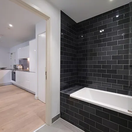 Fully Serviced One Bed In Royal Wharf * London