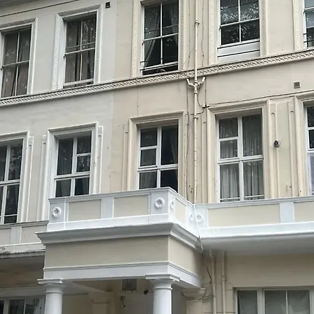 Apartment Leinster Gardens *