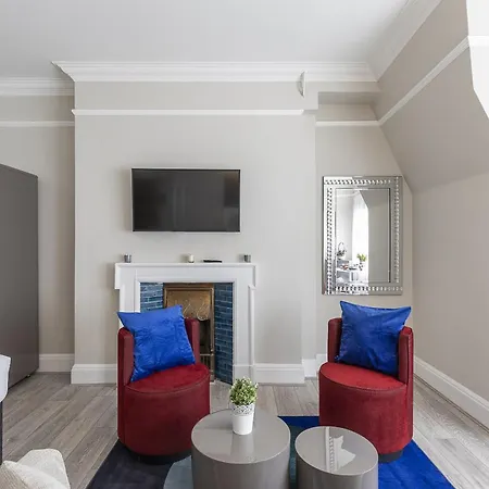 Air Conditioned High St Kensington Apartmán
