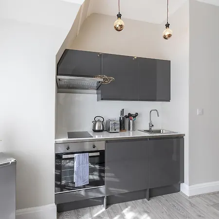 Air Conditioned High St Kensington Apartmán